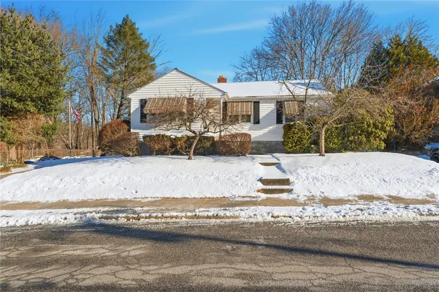 $374,900 | 92 Rockland Avenue, Woonsocket, RI 02895