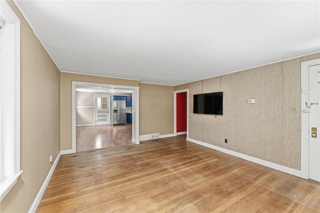 92 Rockland Avenue Woonsocket, RI 02895 - Photo 20 of 43