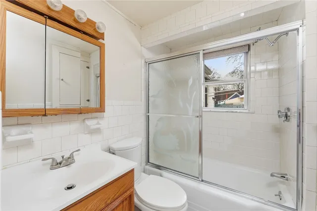 $374,900 | 92 Rockland Avenue, Woonsocket, RI 02895