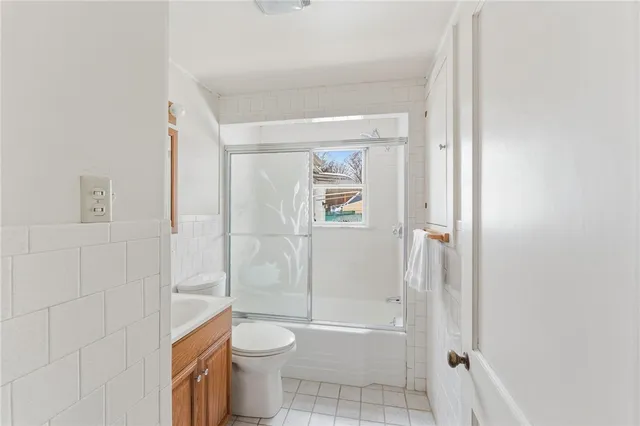 $374,900 | 92 Rockland Avenue, Woonsocket, RI 02895