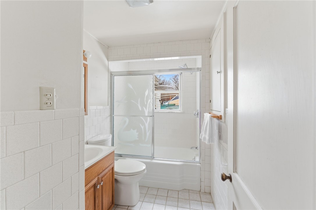 92 Rockland Avenue Woonsocket, RI 02895 - Photo 24 of 43