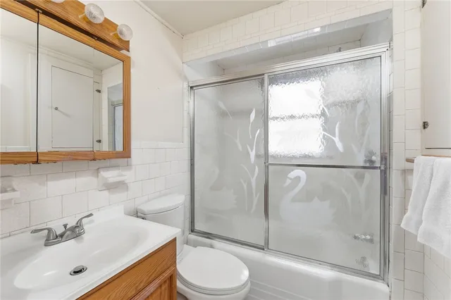 $374,900 | 92 Rockland Avenue, Woonsocket, RI 02895