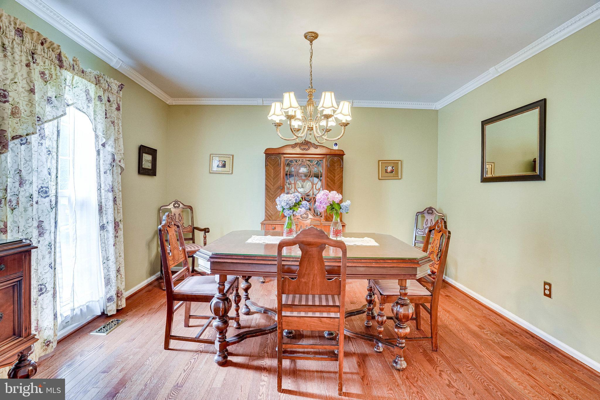 9141 Rockefeller Lane Springfield, VA 22153 - Photo 19 of 71 Dining Room between Kitchen & Foyer