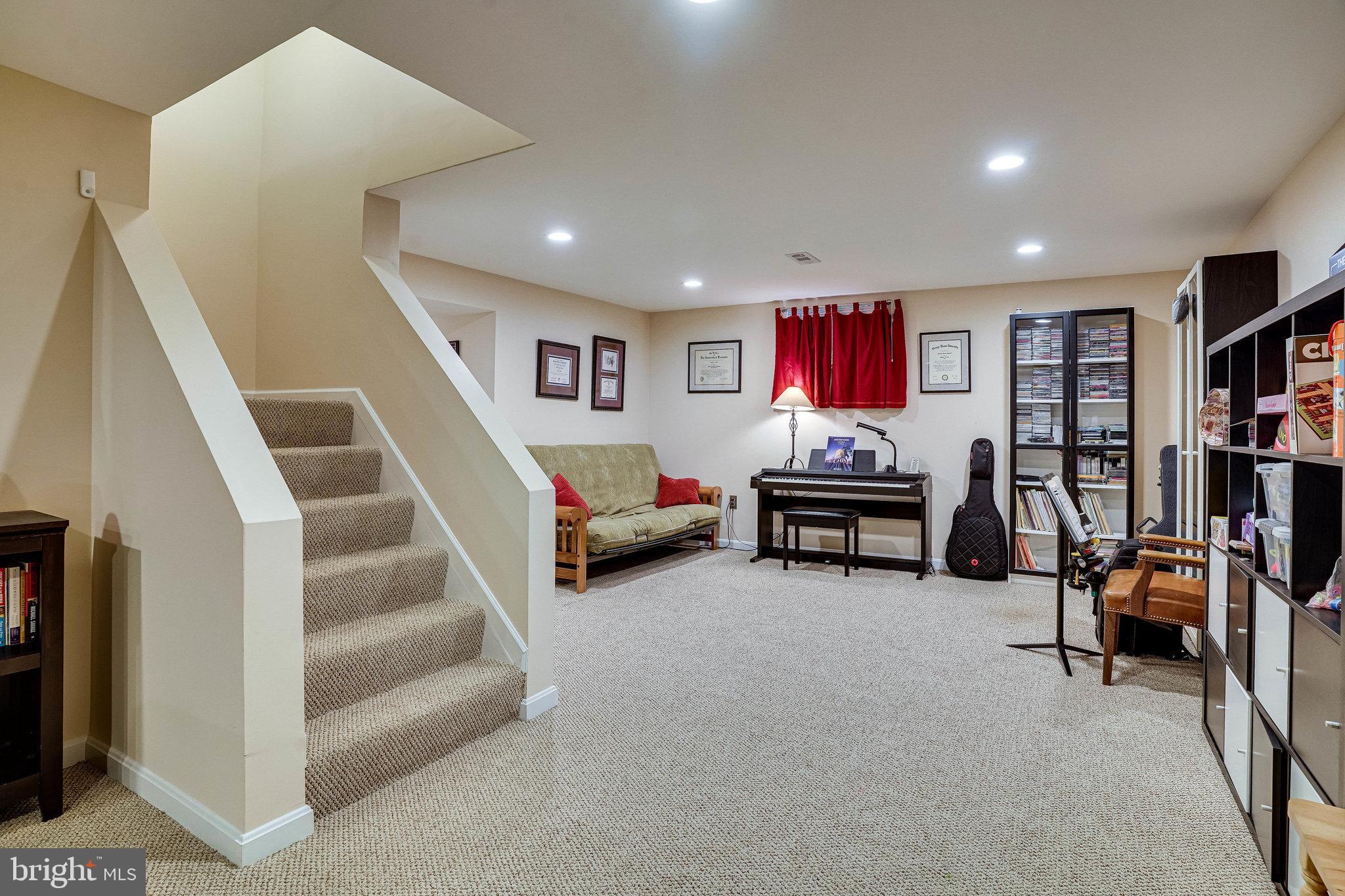 9141 Rockefeller Lane Springfield, VA 22153 - Photo 53 of 71 So many ways to use this space!