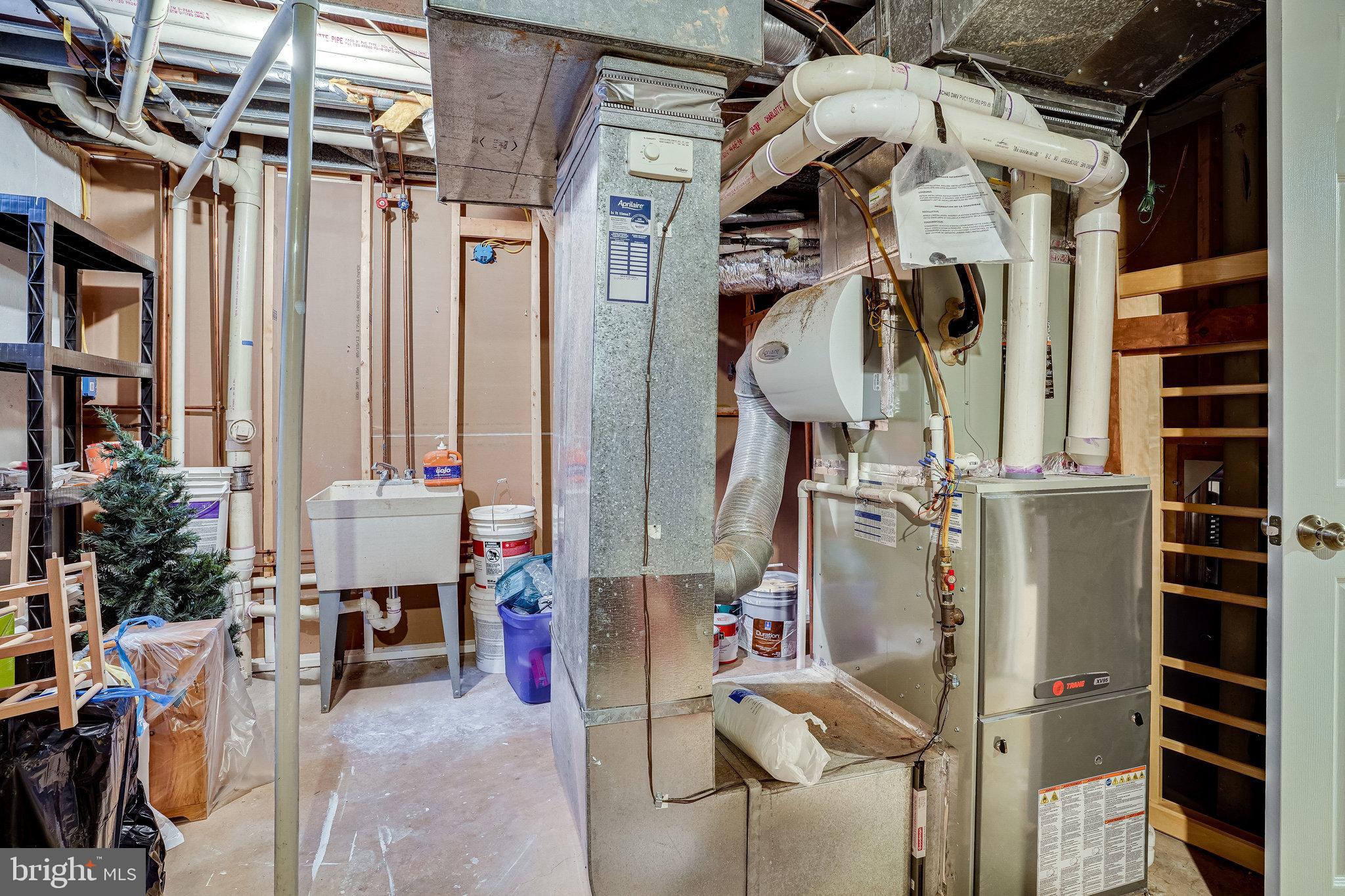 9141 Rockefeller Lane Springfield, VA 22153 - Photo 66 of 71 Utility room