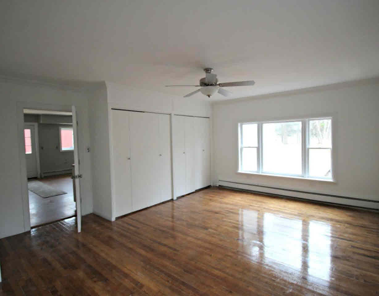 4299 Calkins Road Flint, MI 48532 - Photo 19 of 34 21266774-18.JPG
