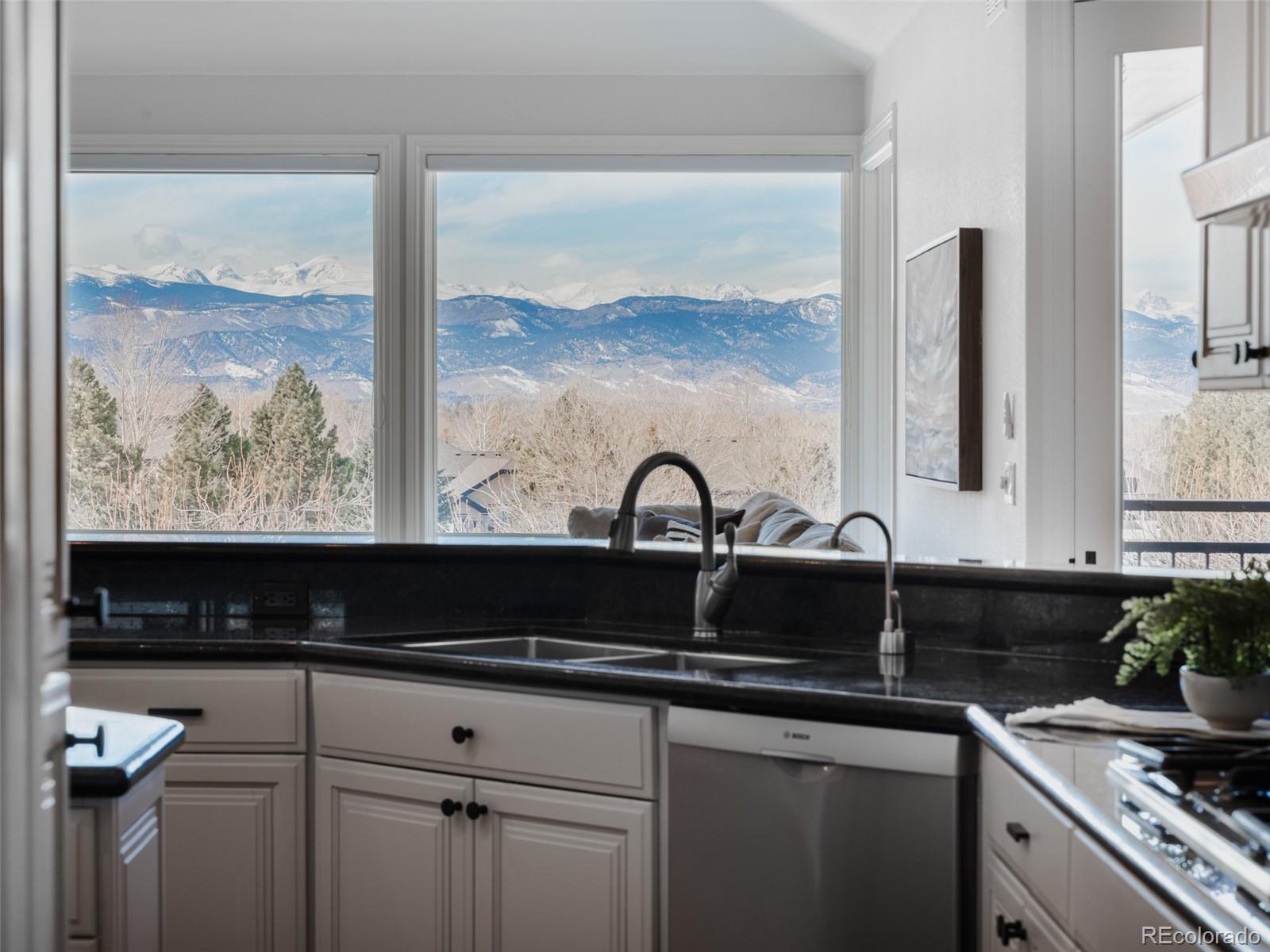 2043 Buchanan Point Lafayette, CO 80026 - Photo 10 of 50