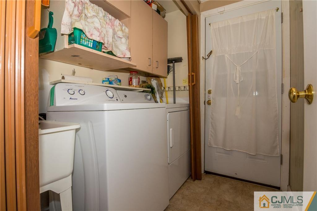 240 Hamlin Road North Brunswick, NJ 08902 - Photo 21 of 24 a utility room with dryer and washer