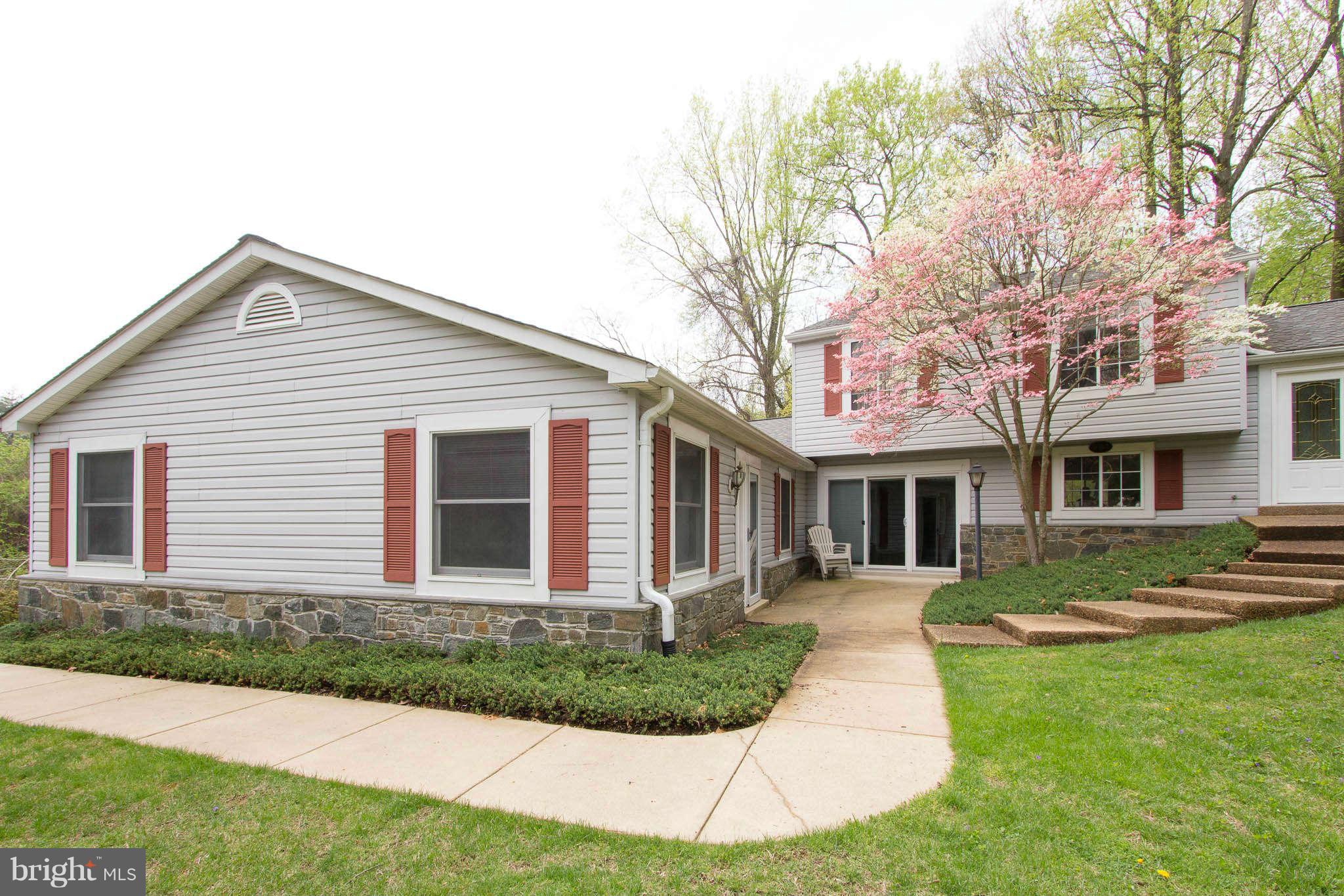 11905 Appling Valley Road Fairfax, VA 22030 - Photo 2 of 29 Exterior (Front)