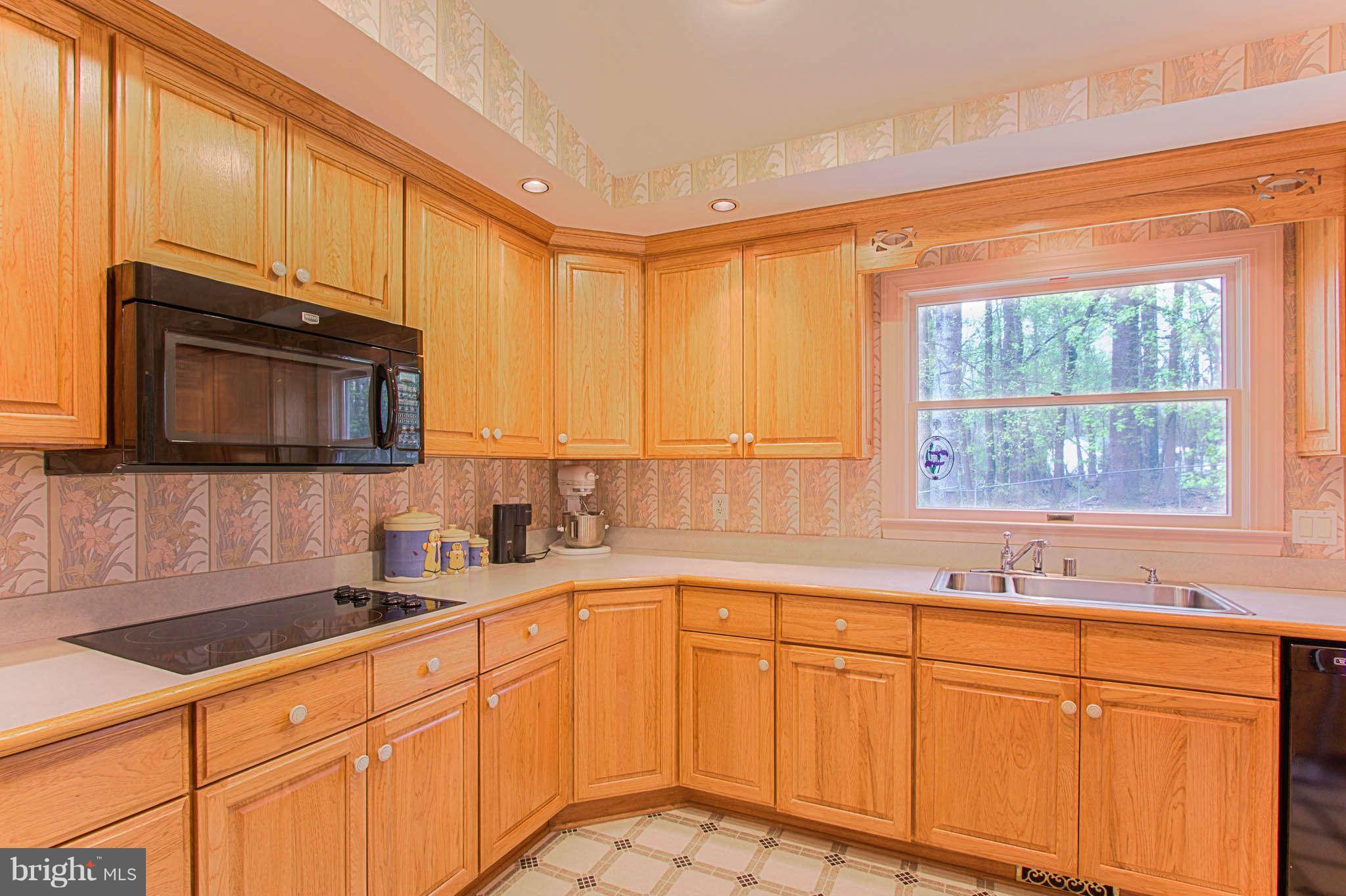 11905 Appling Valley Road Fairfax, VA 22030 - Photo 11 of 29 Kitchen