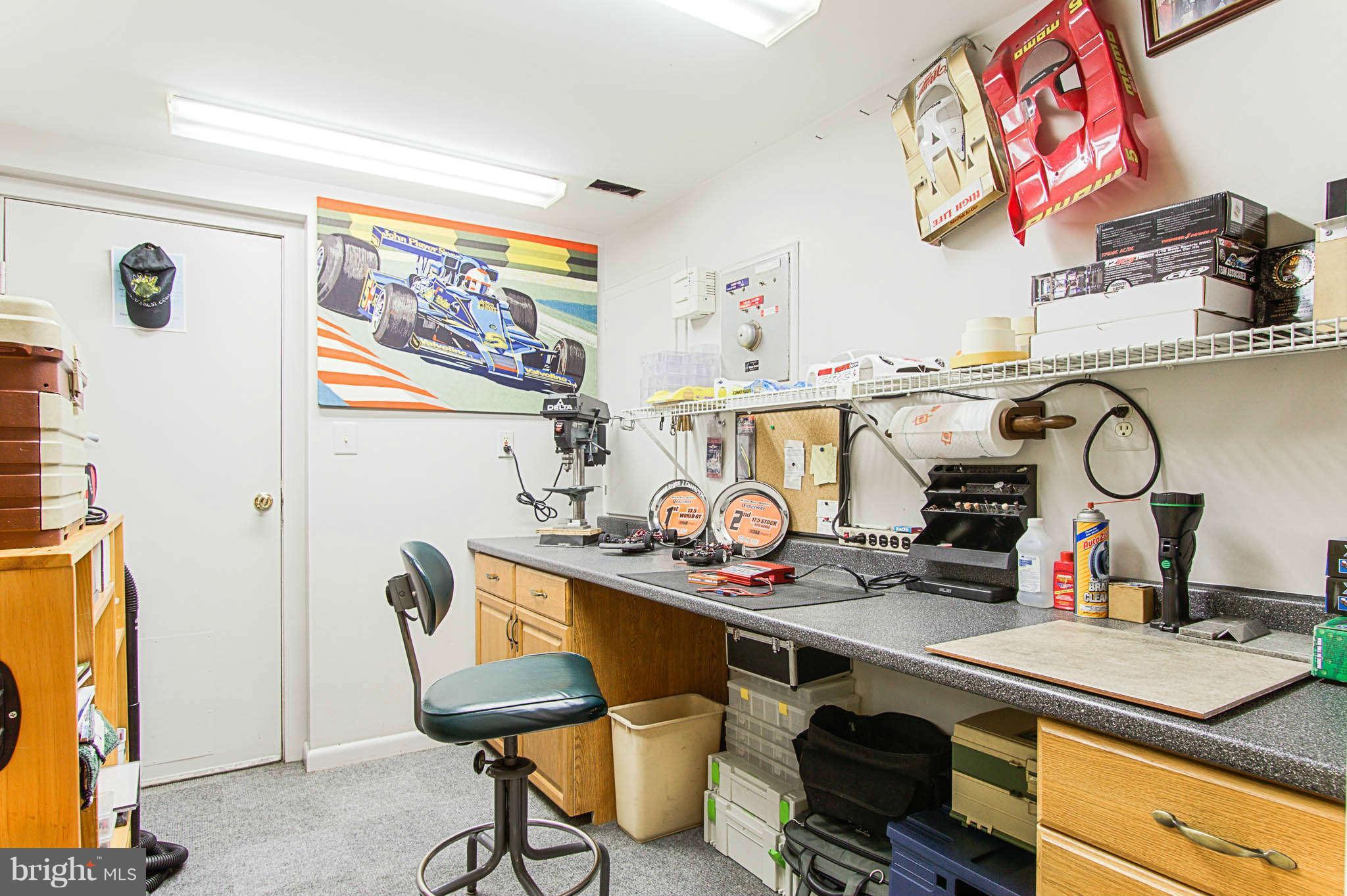 11905 Appling Valley Road Fairfax, VA 22030 - Photo 16 of 29 Interior (General)