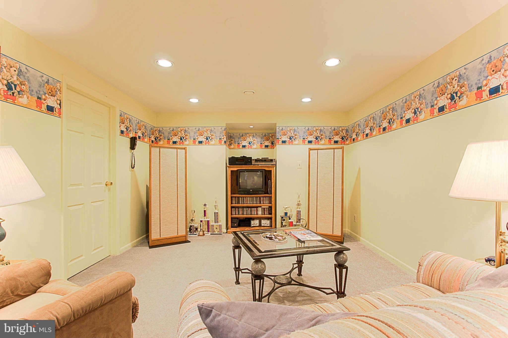 11905 Appling Valley Road Fairfax, VA 22030 - Photo 17 of 29 Interior (General)