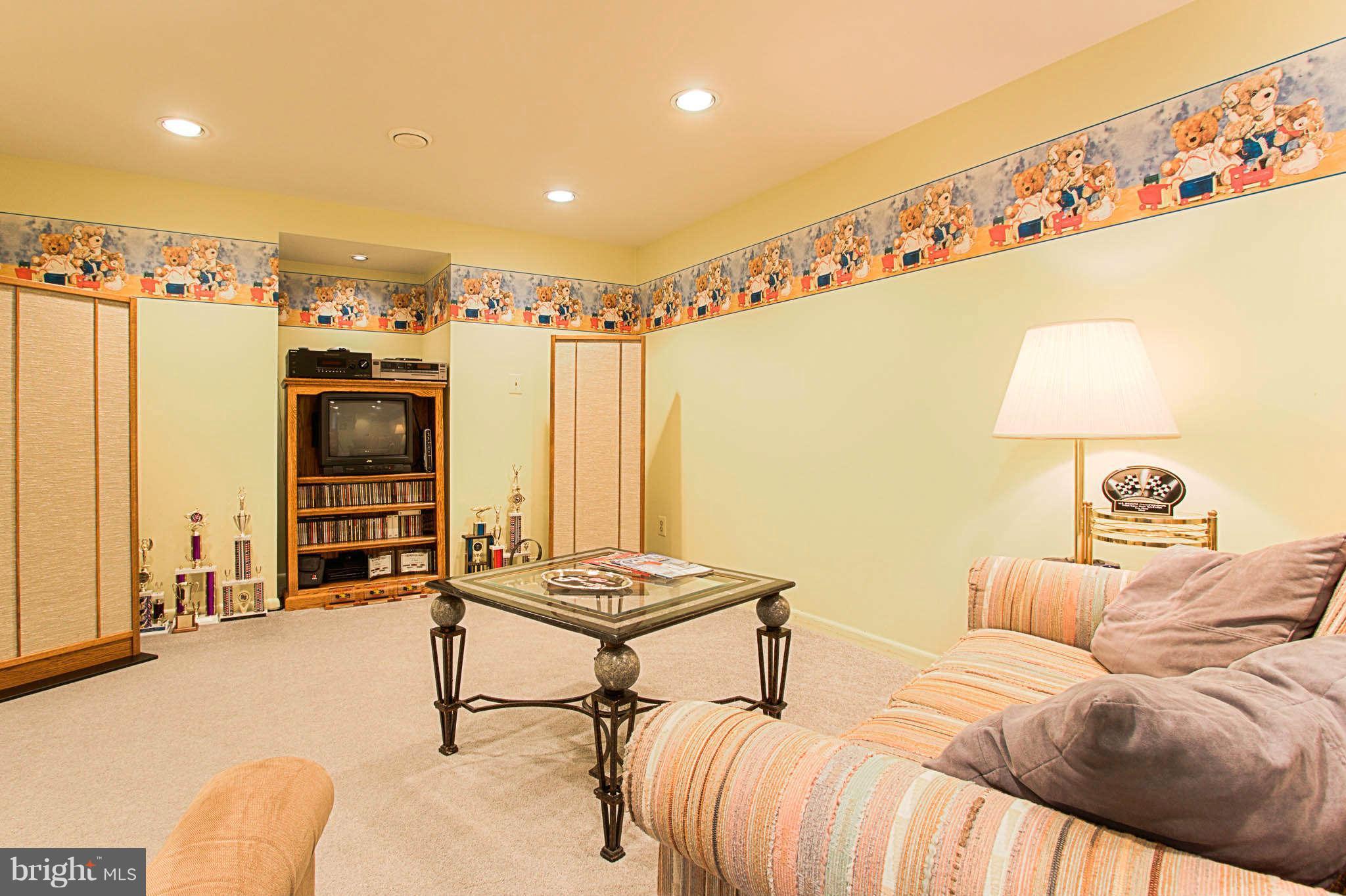 11905 Appling Valley Road Fairfax, VA 22030 - Photo 18 of 29 Interior (General)