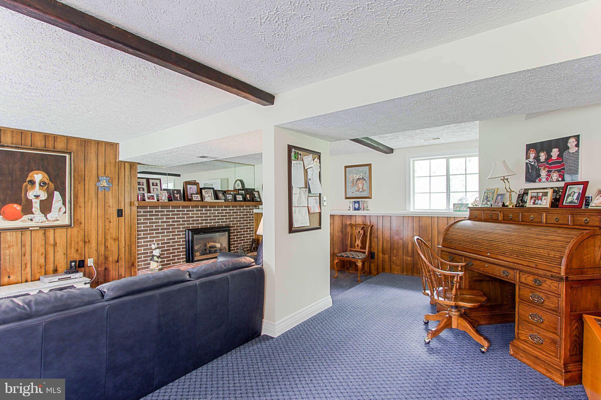 11905 Appling Valley Road Fairfax, VA 22030 - Photo 19 of 29 Family Room