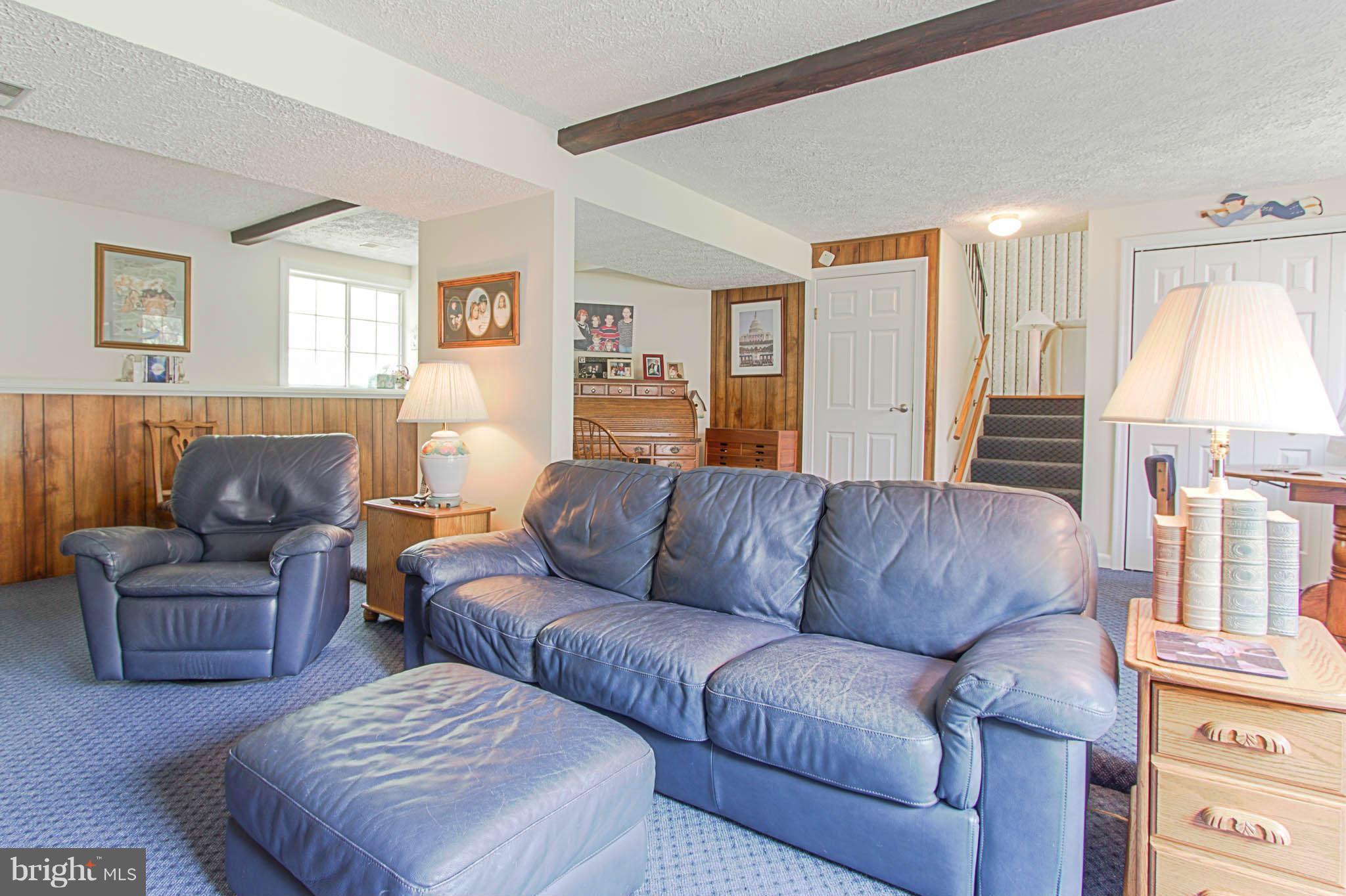 11905 Appling Valley Road Fairfax, VA 22030 - Photo 20 of 29 Family Room