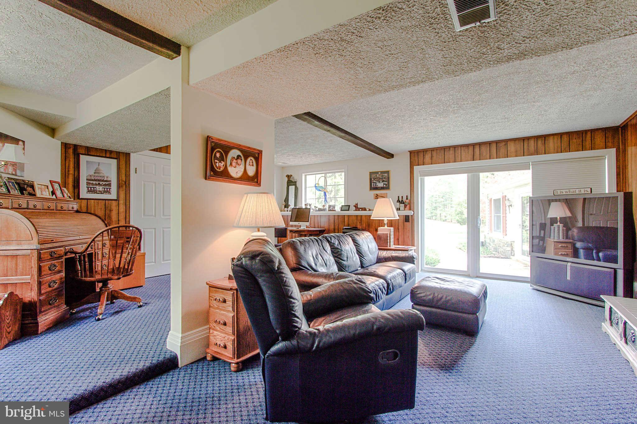 11905 Appling Valley Road Fairfax, VA 22030 - Photo 21 of 29 Family Room