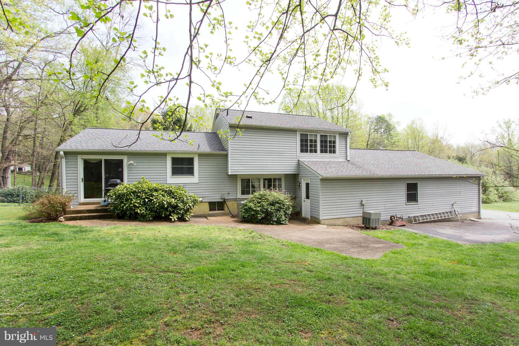 11905 Appling Valley Road Fairfax, VA 22030 - Photo 6 of 29 Exterior (Rear)
