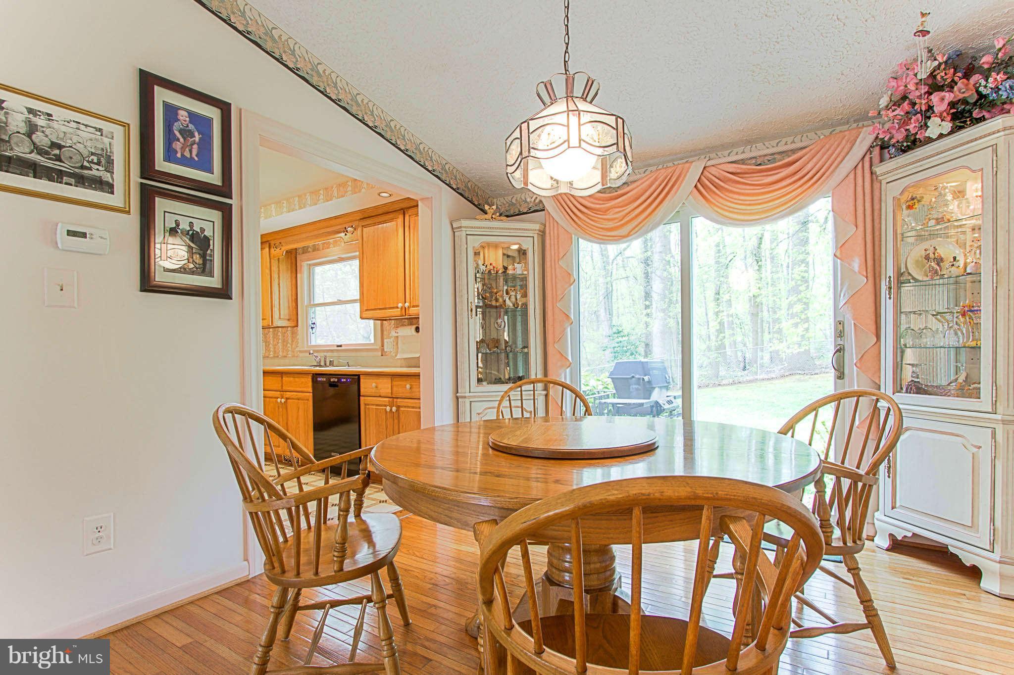11905 Appling Valley Road Fairfax, VA 22030 - Photo 9 of 29 Dining Room