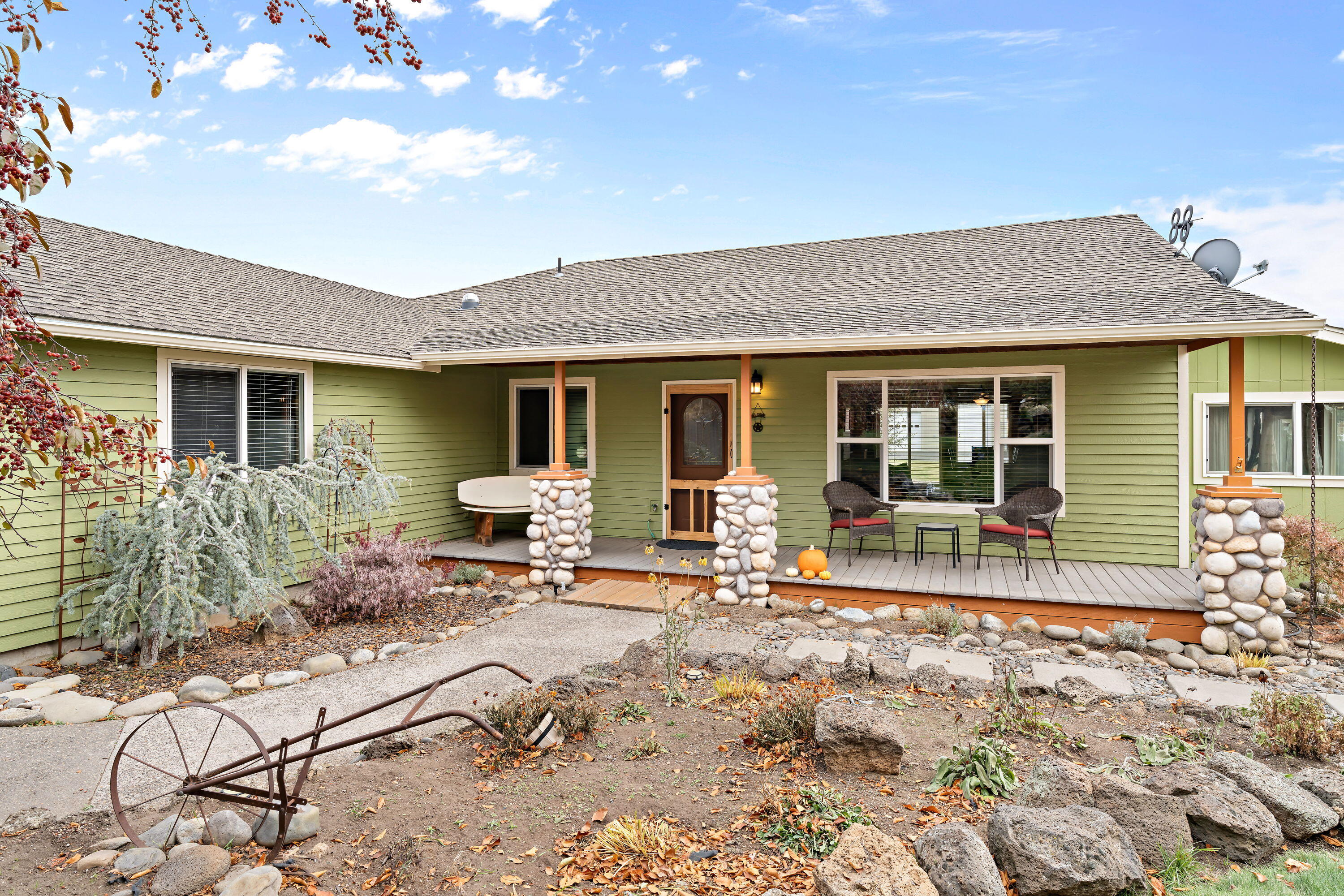 61350 Larsen Road Bend, OR 97702 - Photo 3 of 47 3