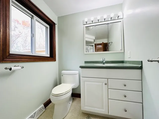 $4,500 | 5 Crest Drive West, Dover, MA 02030