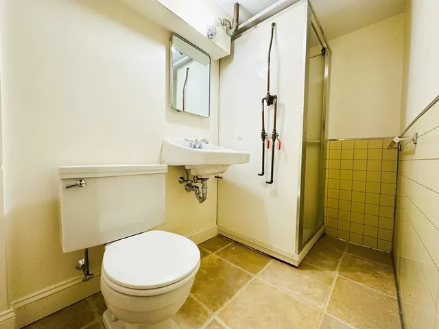 $4,500 | 5 Crest Drive West, Dover, MA 02030