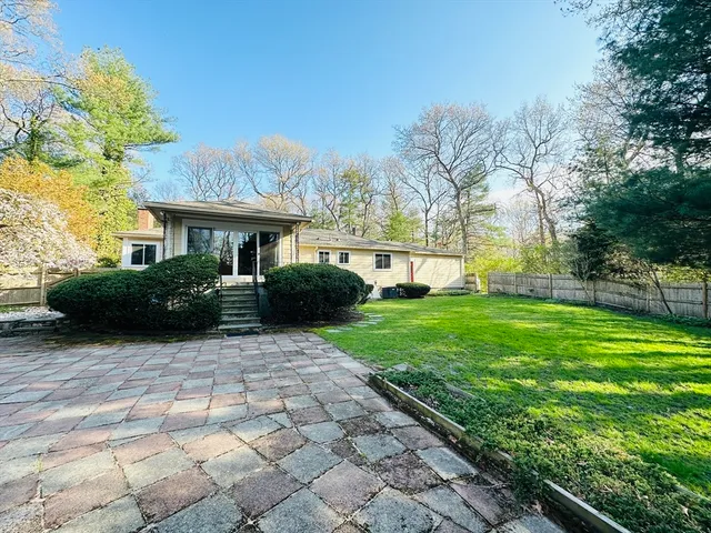 $4,500 | 5 Crest Drive West, Dover, MA 02030