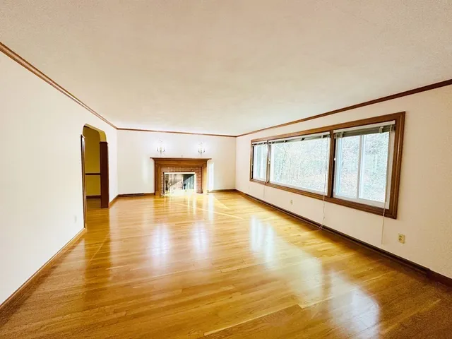 $4,500 | 5 Crest Drive West, Dover, MA 02030