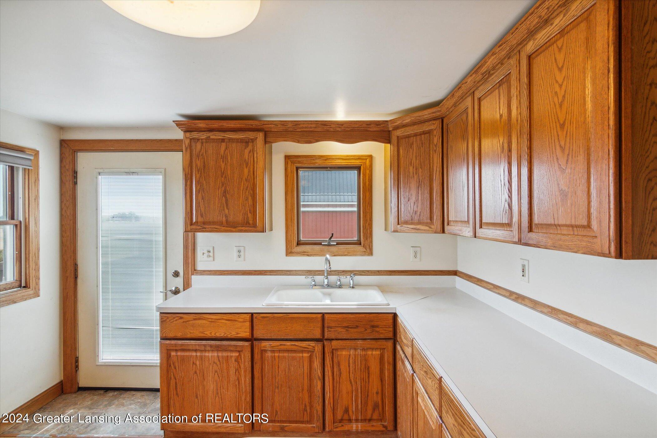 7437 Woerner Road Adrian, MI 49221 - Photo 9 of 77 09-7437-Woerner-Rd-Adrian-MI-49221-Windo