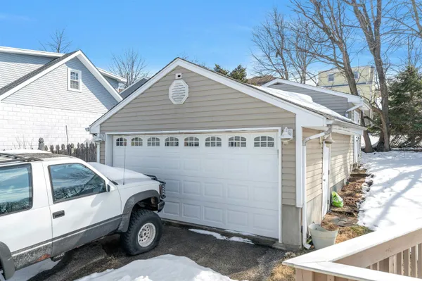 $3,300 | 632 Chase Avenue, Unit 2, Lyndhurst, NJ 07071