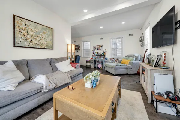 $3,300 | 632 Chase Avenue, Unit 2, Lyndhurst, NJ 07071