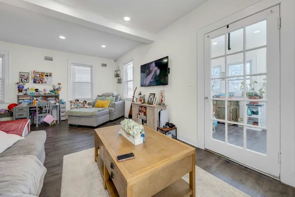 $3,300 | 632 Chase Avenue, Unit 2, Lyndhurst, NJ 07071