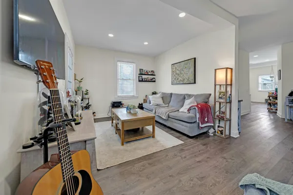 $3,300 | 632 Chase Avenue, Unit 2, Lyndhurst, NJ 07071