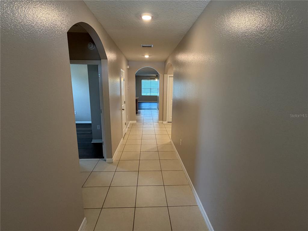 2822 Northeast 44th Road Ocala, FL 34470 - Photo 2 of 18