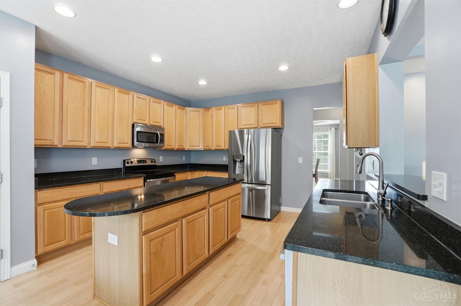 678 Hyacinth Road Cincinnati, OH 45245 - Photo 15 of 82 Gallery Image 15
