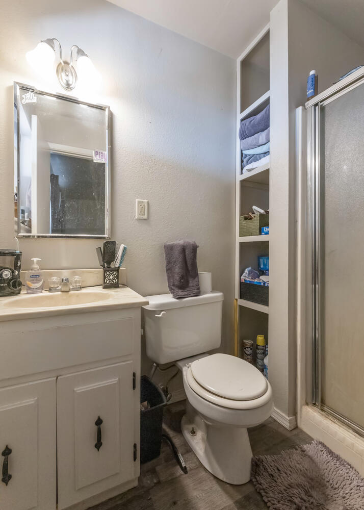 40613 Crystal Drive Three Rivers, CA 93271 - Photo 25 of 58 Master Bath