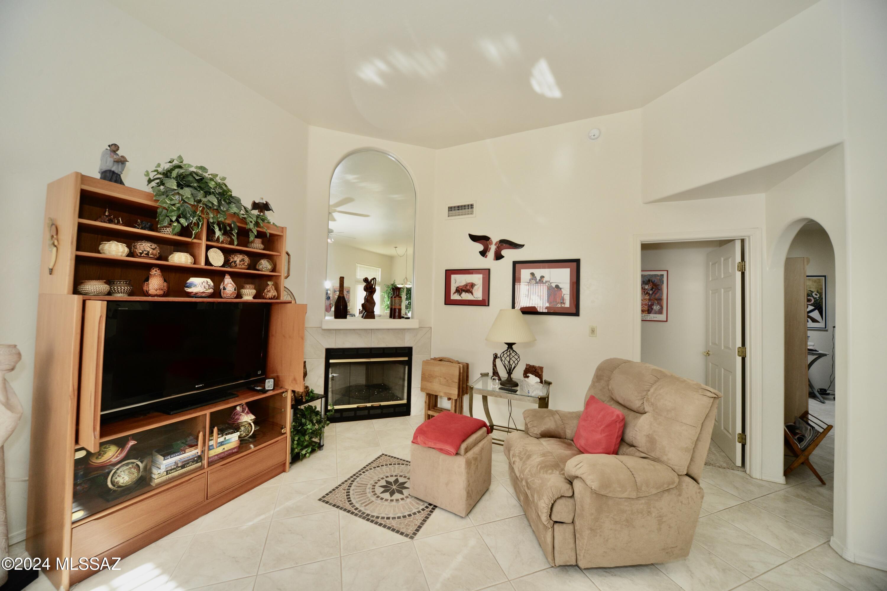 1792 North Rio Mayo Green Valley, AZ 85614 - Photo 14 of 38 Gallery Image 14