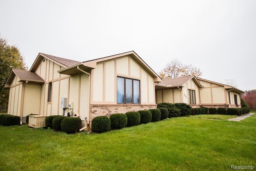9466 Bergin Road Howell, MI 48843 - Photo 1 of 42 IMG_6287.jpg