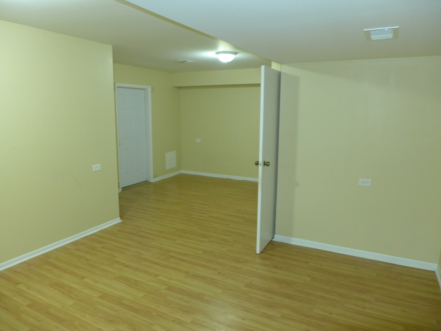 812 Maple Lane Wheeling, IL 60090 - Photo 10 of 13