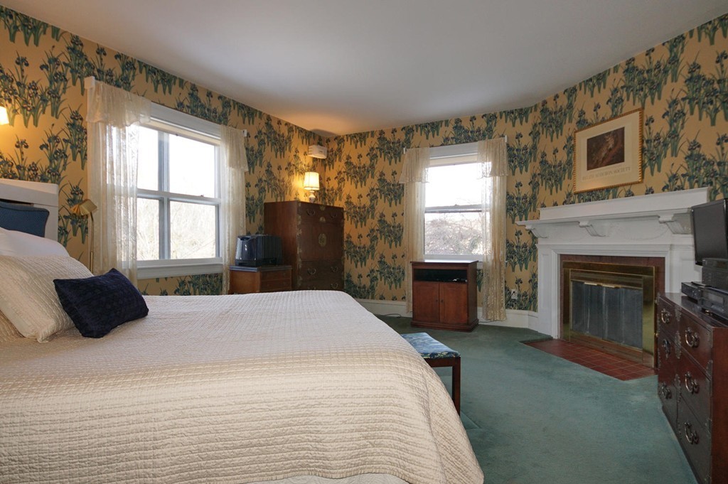 12 Fenwick Road Winchester, MA 01890 - Photo 18 of 29 Gallery Image 18