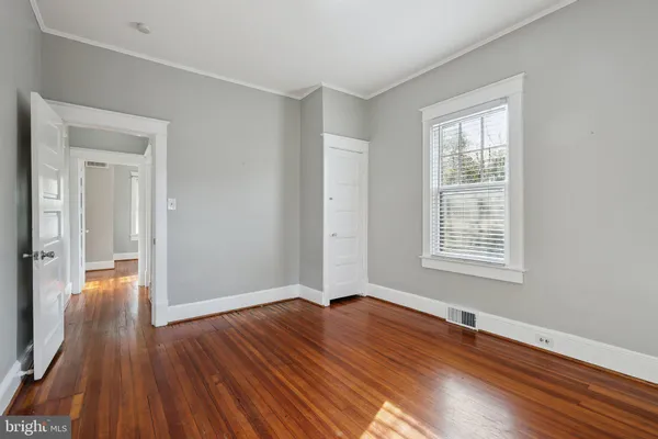 $1,025,000 | 2417 Washington Boulevard, Arlington, VA 22201