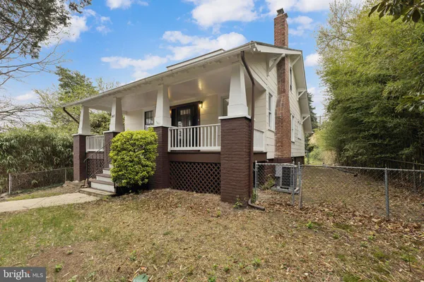 $1,025,000 | 2417 Washington Boulevard, Arlington, VA 22201