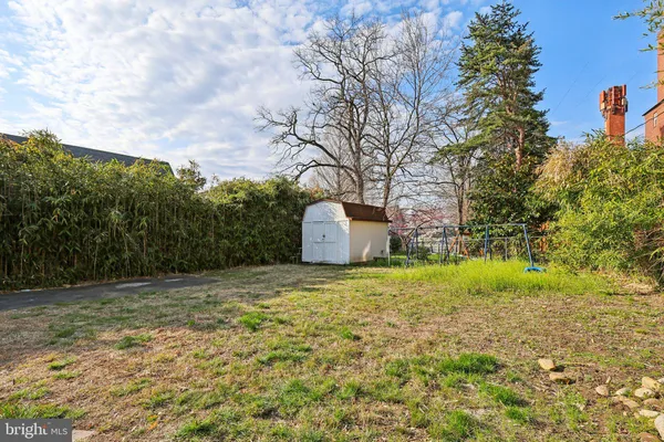 $1,025,000 | 2417 Washington Boulevard, Arlington, VA 22201