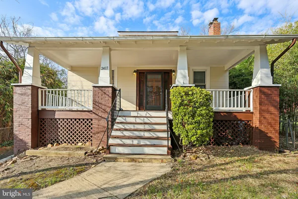 $1,025,000 | 2417 Washington Boulevard, Arlington, VA 22201