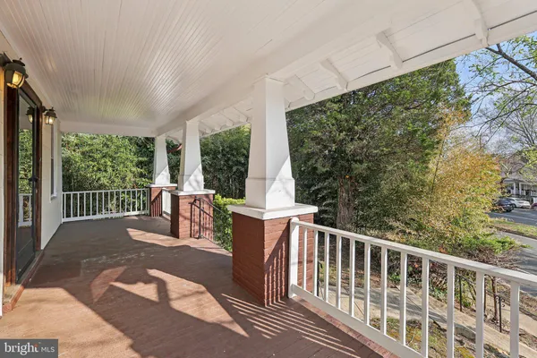 $1,025,000 | 2417 Washington Boulevard, Arlington, VA 22201