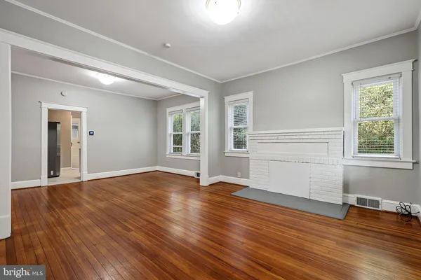 $1,025,000 | 2417 Washington Boulevard, Arlington, VA 22201