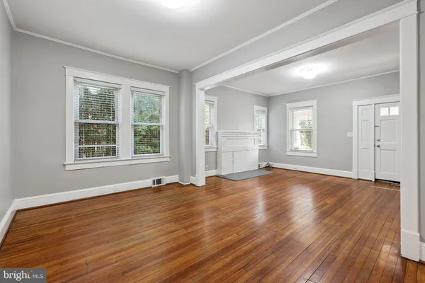 $1,025,000 | 2417 Washington Boulevard, Arlington, VA 22201