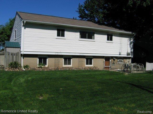 23800 Power Road Farmington, MI 48336 - Photo 17 of 17 Rear of Home