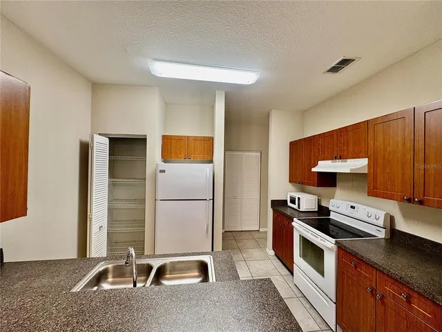 $2,300 | 2199 Chianti Place, Unit 918, Palm Harbor, FL 34683