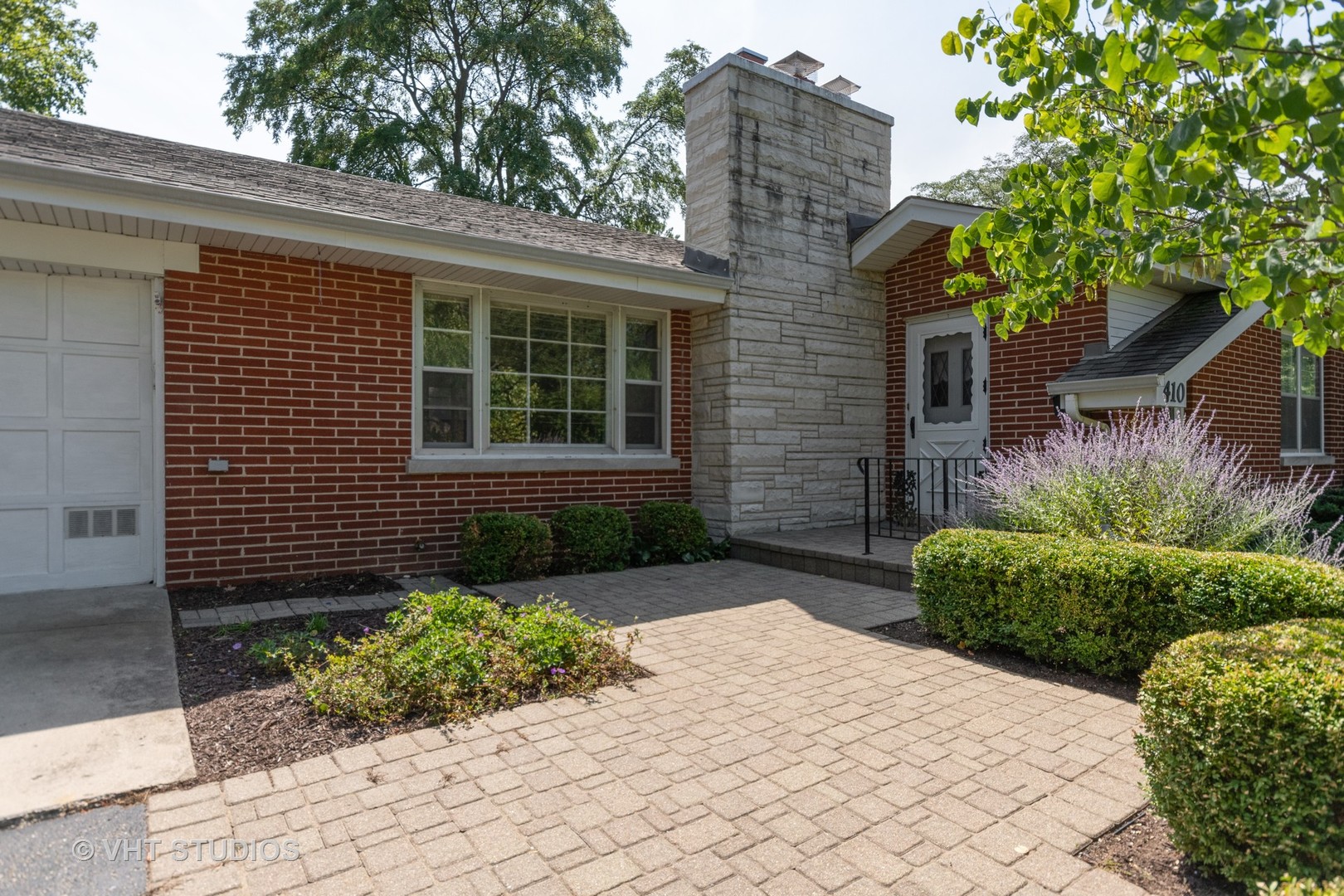 410 Prairie Avenue Naperville, IL 60540 - Photo 2 of 22