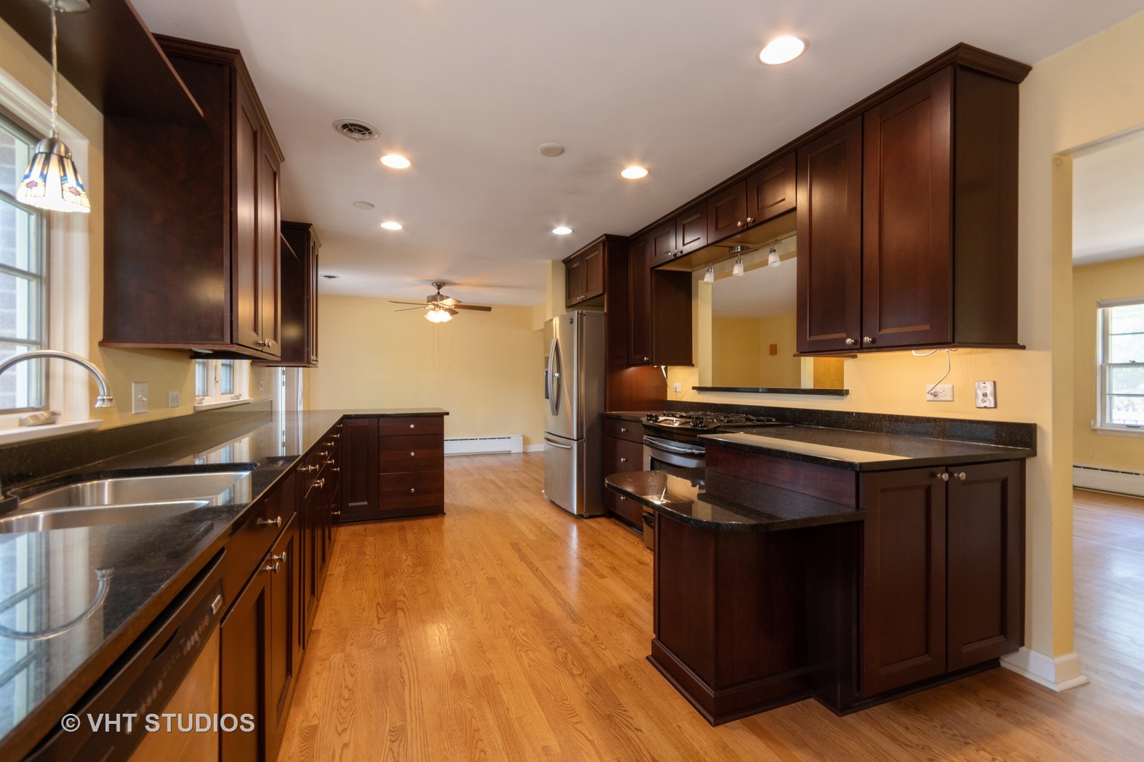 410 Prairie Avenue Naperville, IL 60540 - Photo 7 of 22